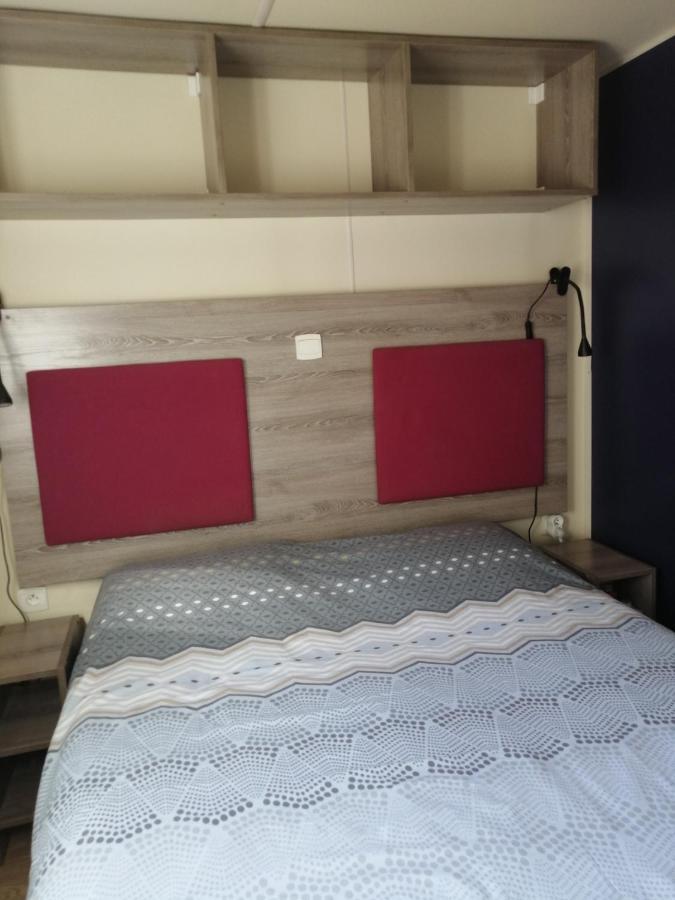 Charmant Mobil-Home Rocbaron Екстериор снимка