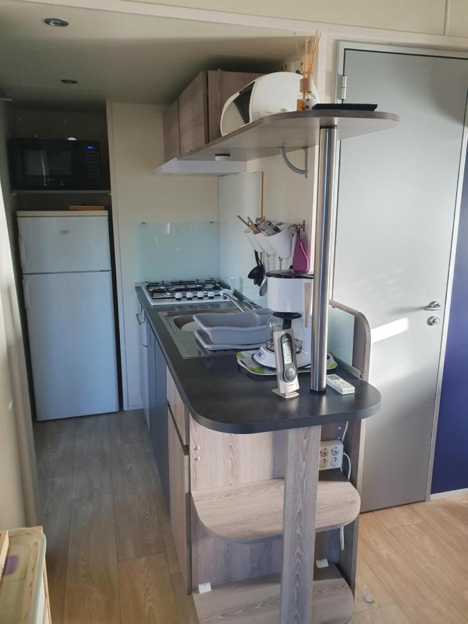 Charmant Mobil-Home Rocbaron Екстериор снимка